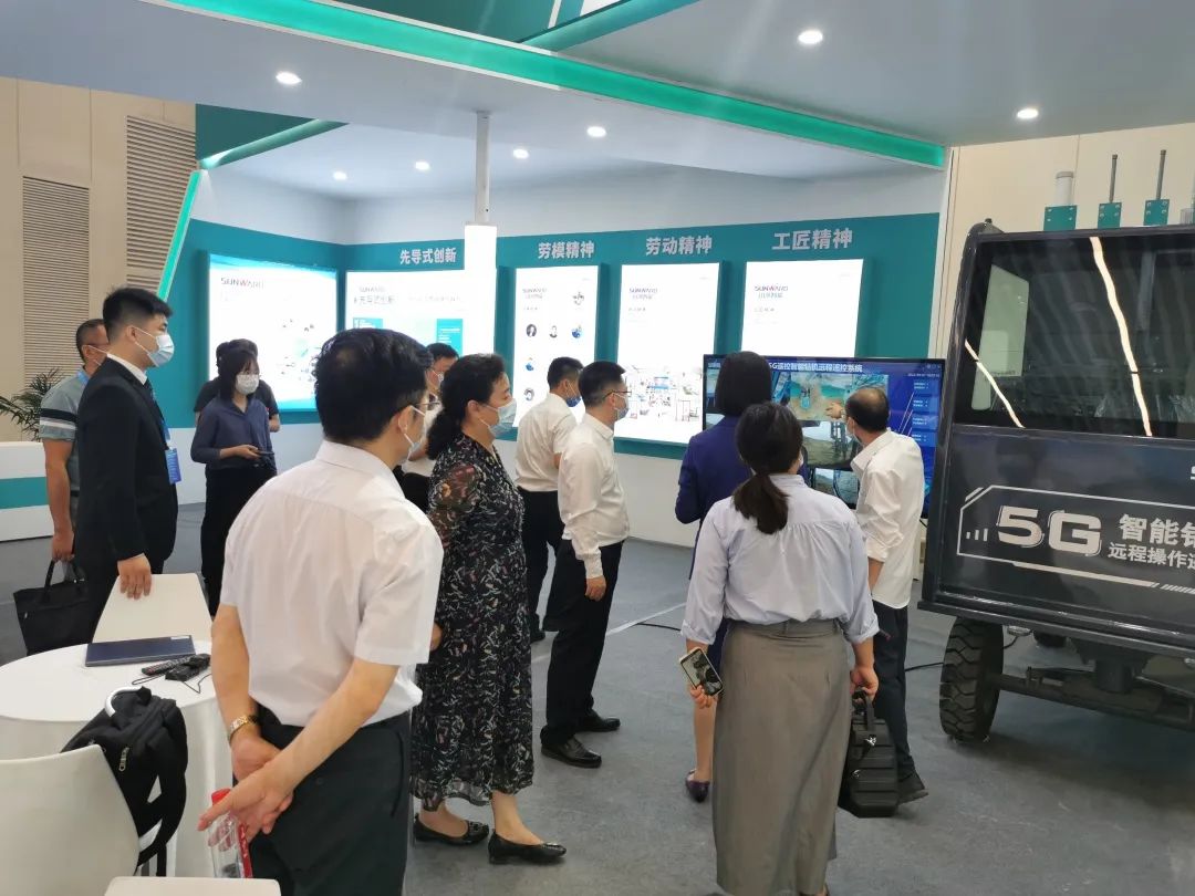 匠心山河,制造报国!山河智能装备亮相首届湖湘劳模工匠创新成果展