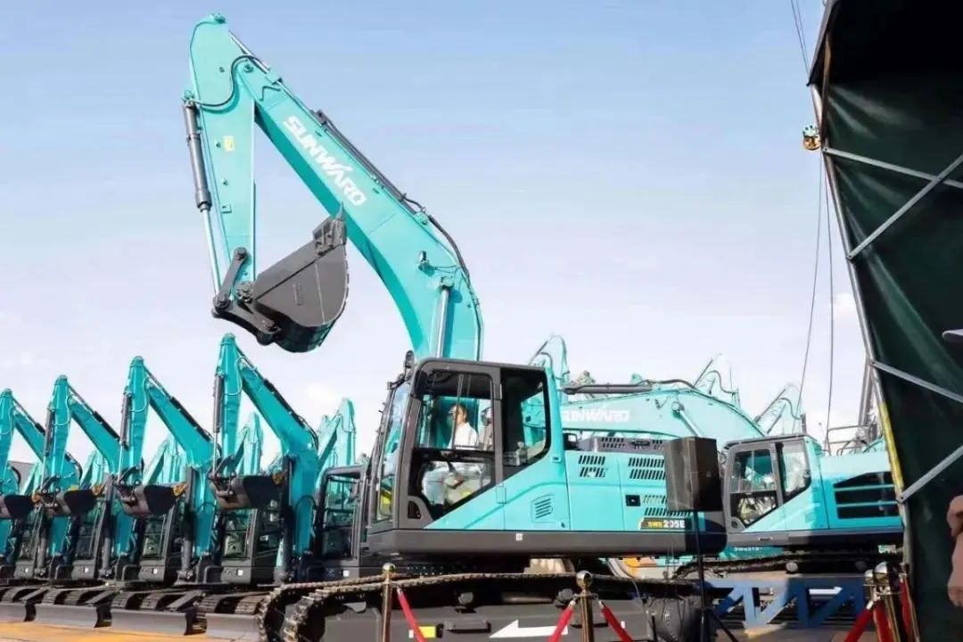 央广经济之声《追梦路上》|何清华:不抄作业 坚持“先导式创新”