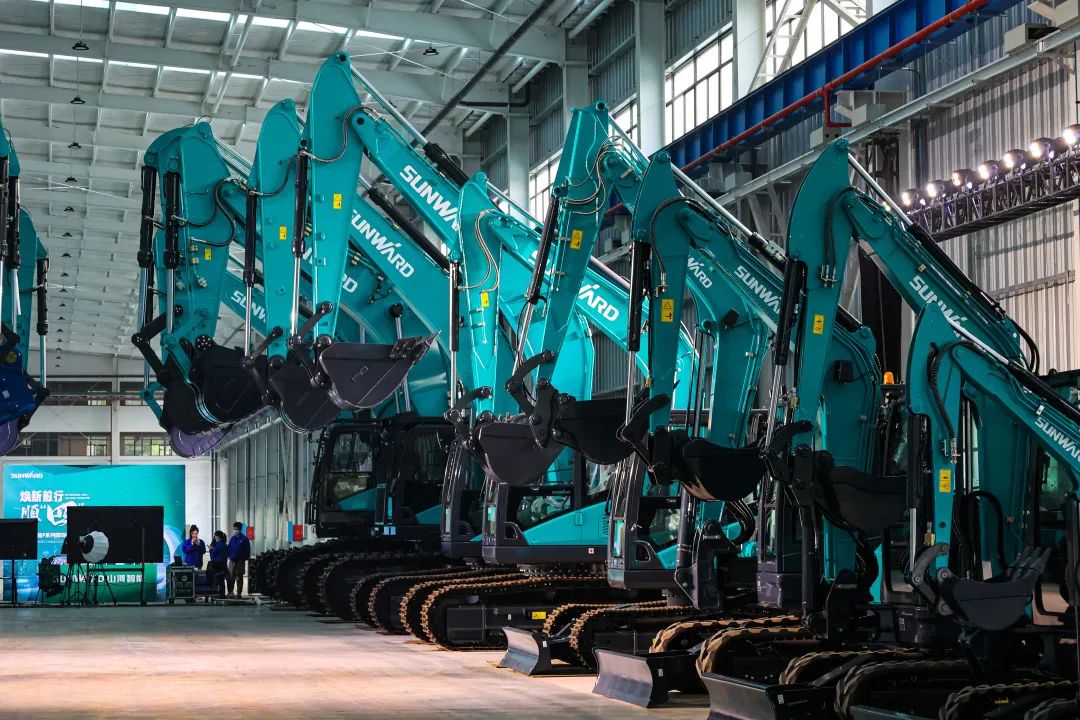 助力“双碳”目标!山河智能集中发布F系列国四挖掘机