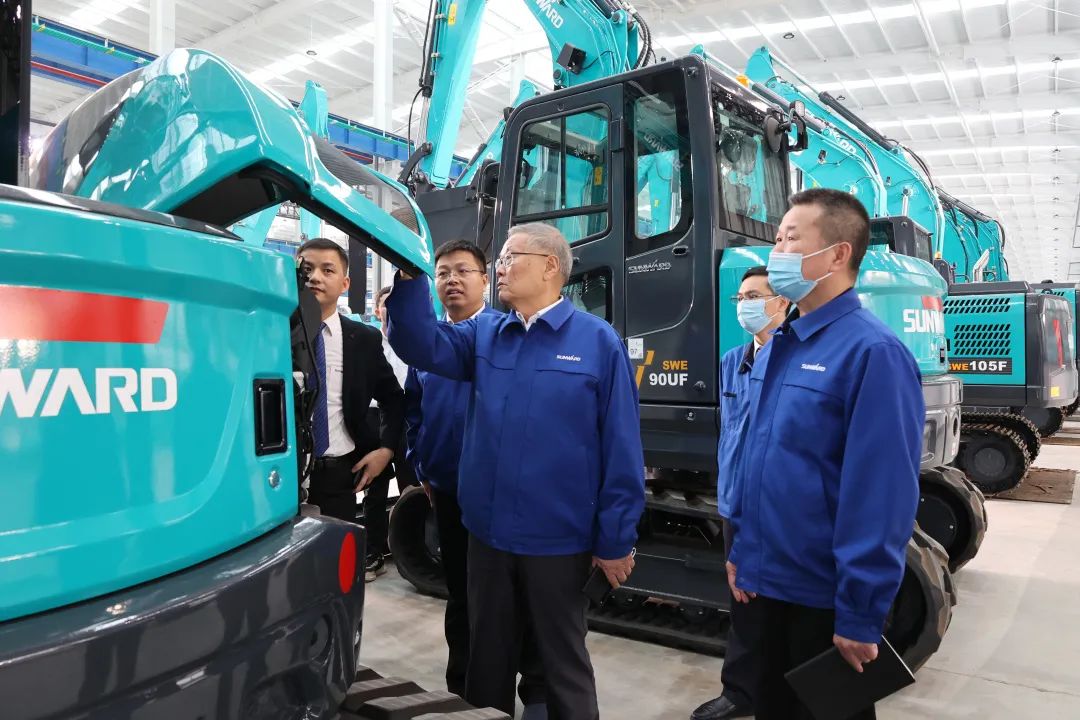 助力“双碳”目标!山河智能集中发布F系列国四挖掘机