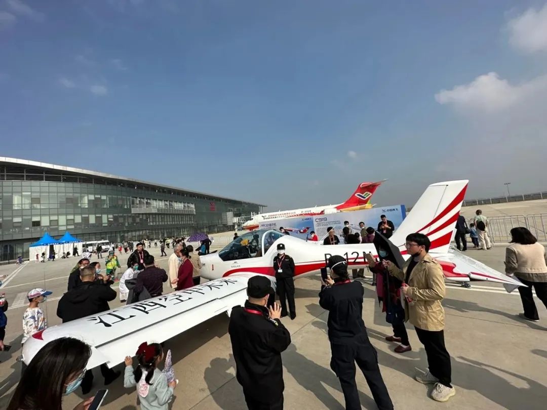 逆势飞翔!山河航空携手合作伙伴亮相2022南昌飞行大会