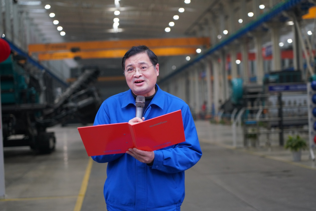 “持证上岗,成为破碎筛分设备的好管家!”