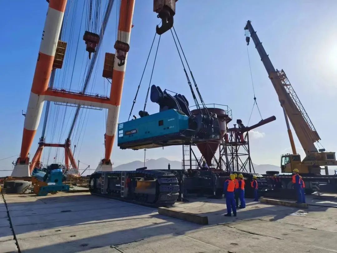 首桩开钻!山河智能超级旋挖实力助建世界最大跨度公铁两用大桥