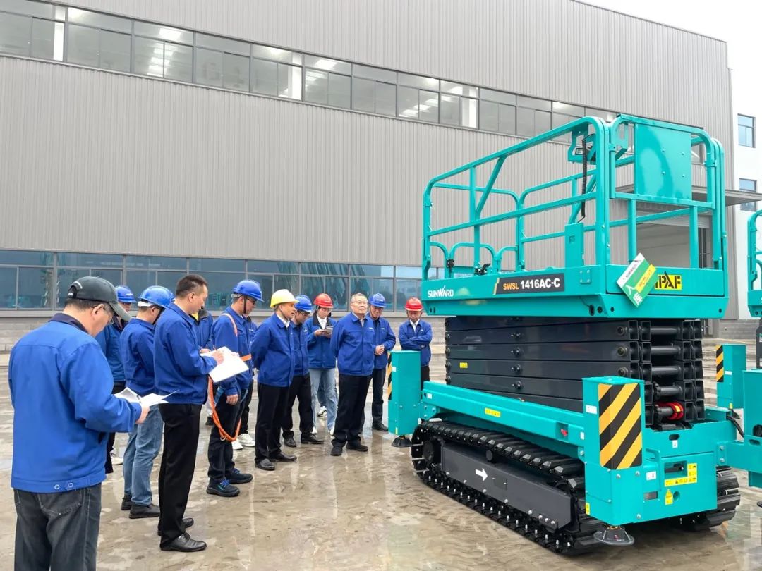 出厂即“出道”!山河智能首款履带剪叉式高空作业平台批量上市