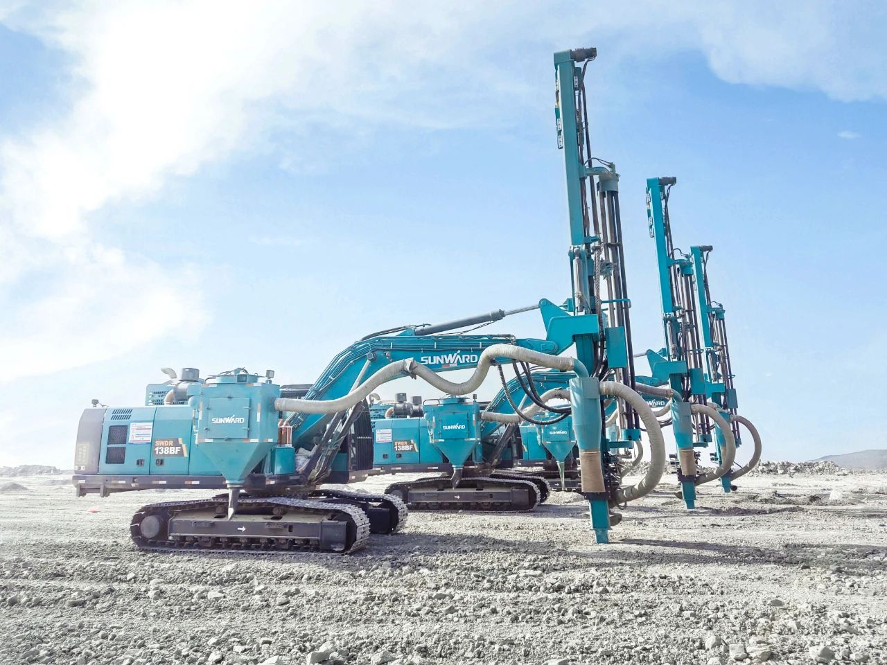 “绿色智能矿山建设专家”!山河智能全新一代切削潜孔一体式钻机重拳出击