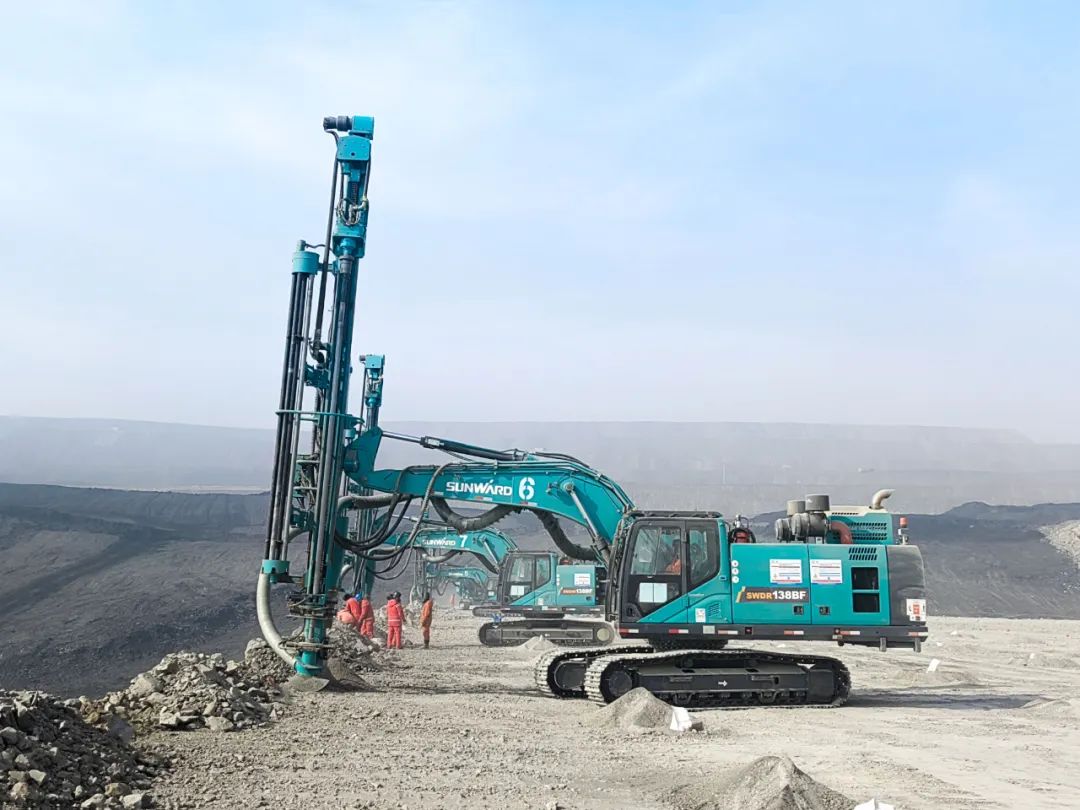 “绿色智能矿山建设专家”!山河智能全新一代切削潜孔一体式钻机重拳出击