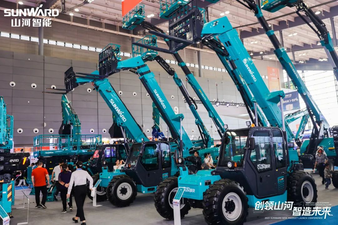 聚焦电动化、智能化!山河智能全系列高空机械产品亮相长沙展