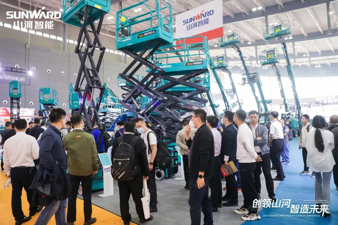 聚焦电动化、智能化!山河智能全系列高空机械产品亮相长沙展