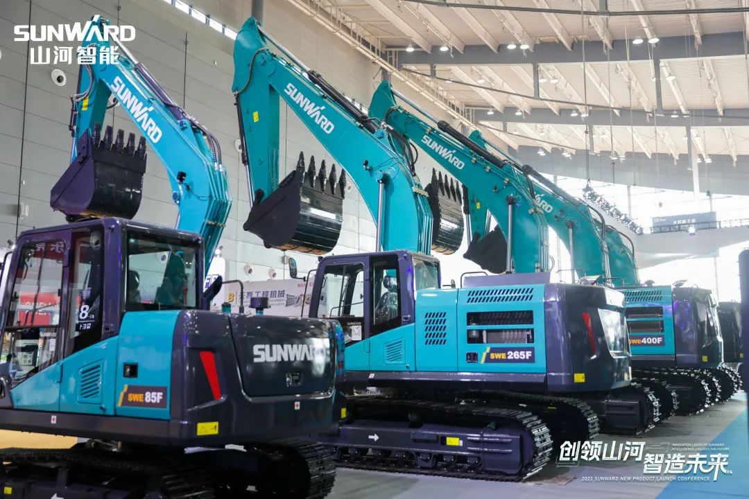 精品出击、互动不断!山河智能F系列挖掘机闪耀长沙展