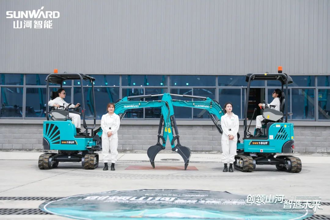 精品出击、互动不断!山河智能F系列挖掘机闪耀长沙展