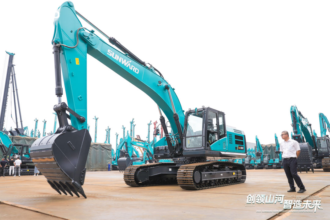 精品出击、互动不断!山河智能F系列挖掘机闪耀长沙展