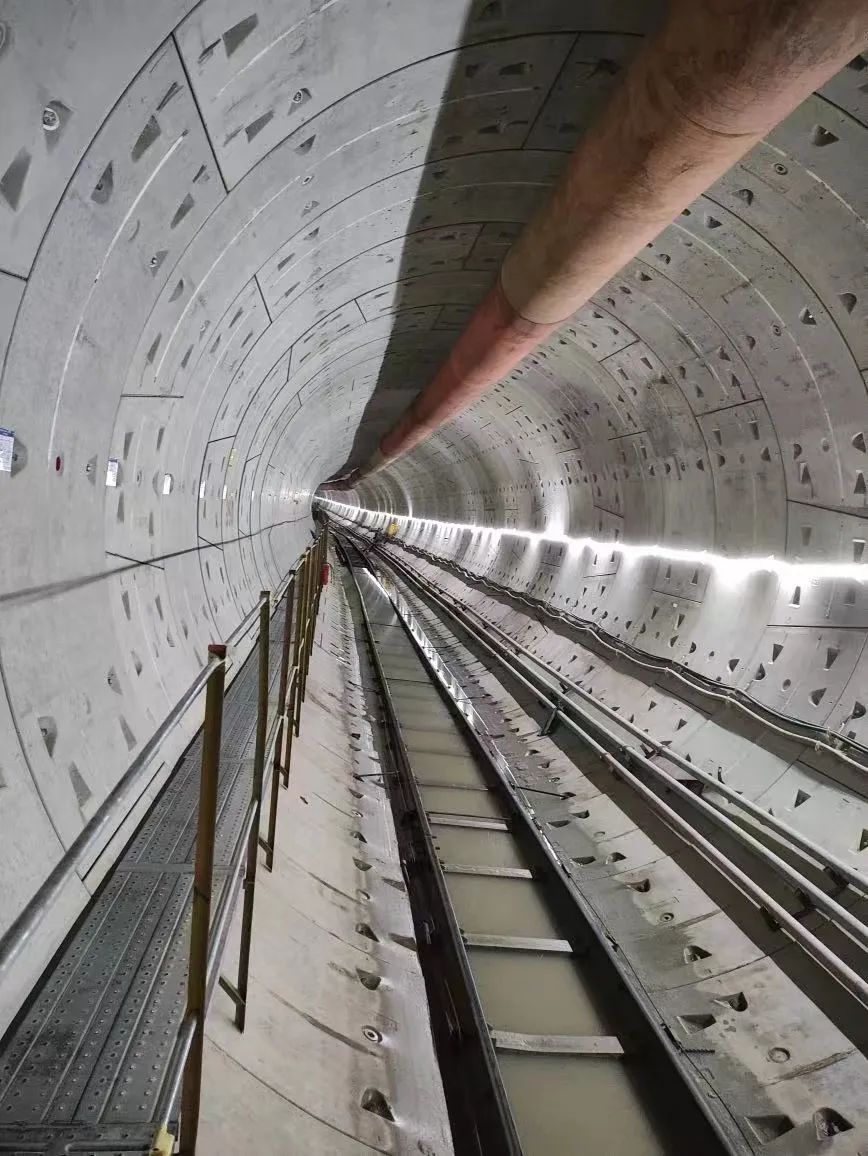 最新进展!中铁山河深圳地铁3号线低-白盾构区间左线顺利贯通