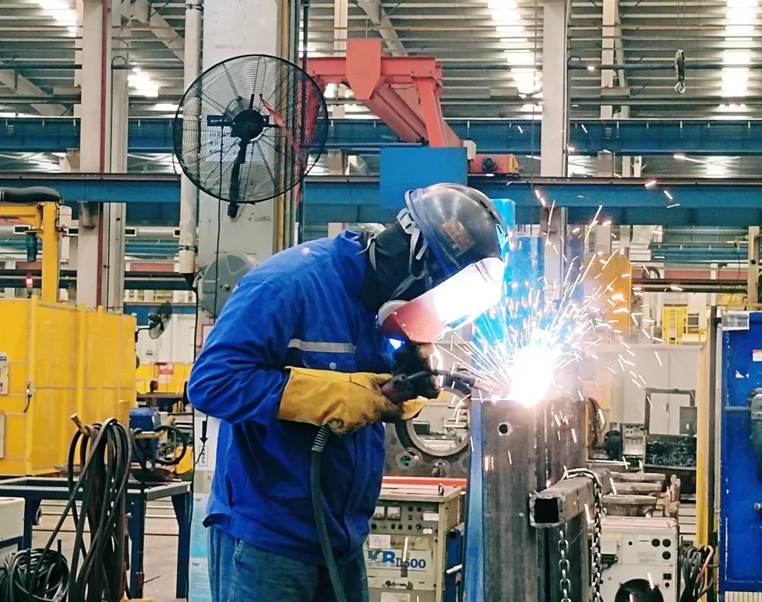 劳动光荣,创造伟大!记录那些平凡且伟大的劳动瞬间