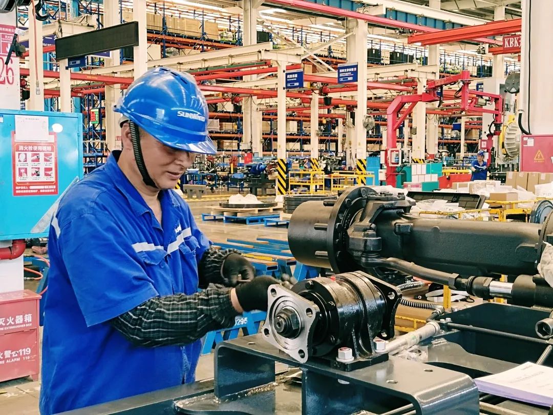 劳动光荣,创造伟大!记录那些平凡且伟大的劳动瞬间