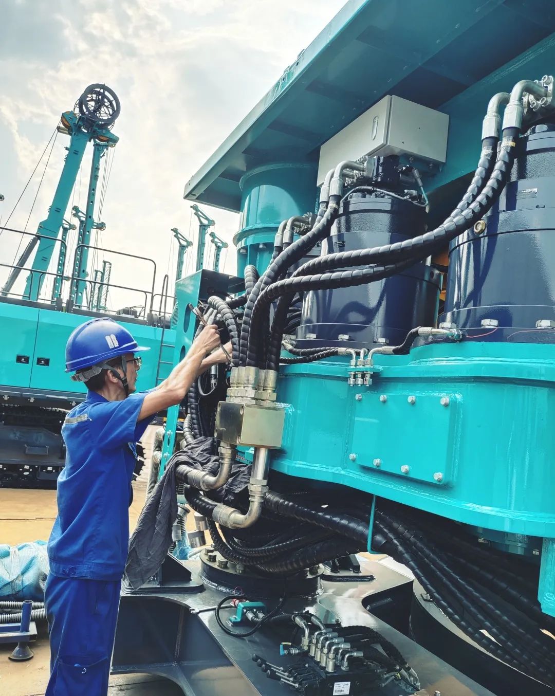 劳动光荣,创造伟大!记录那些平凡且伟大的劳动瞬间
