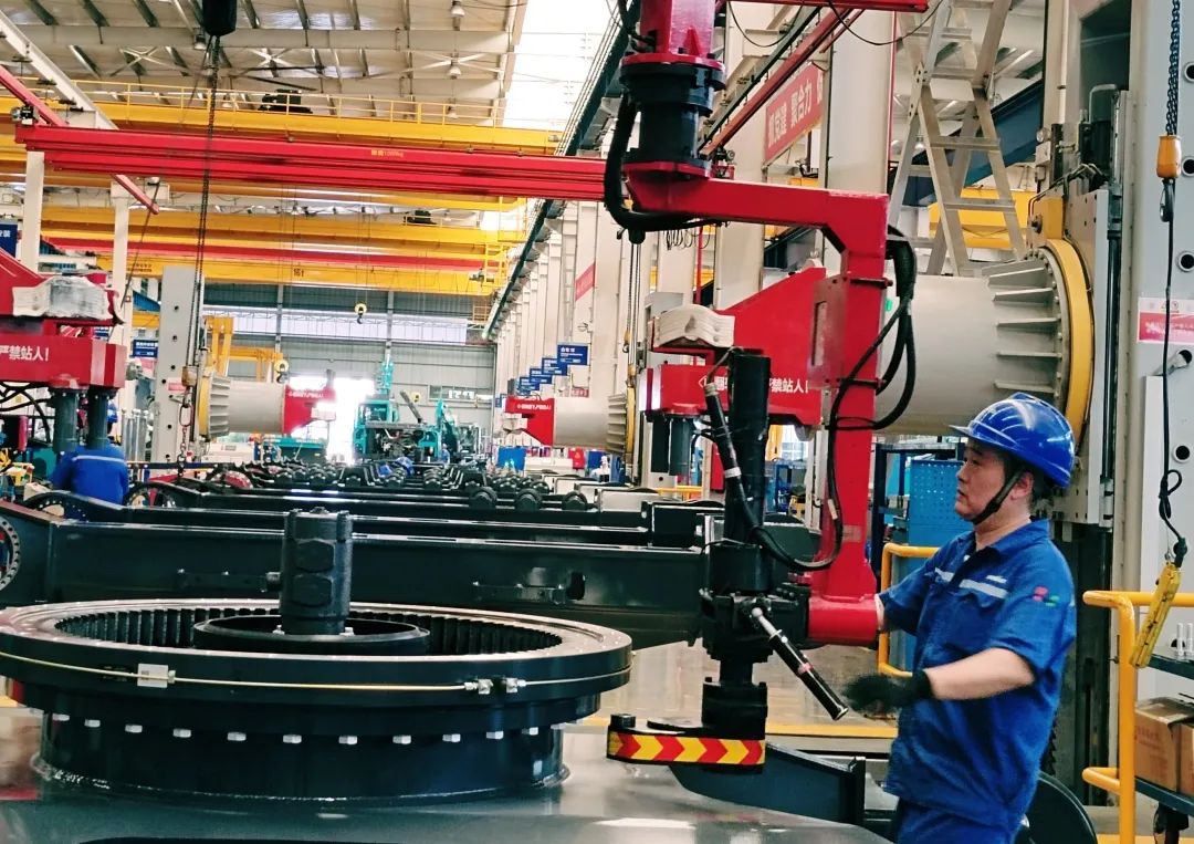 劳动光荣,创造伟大!记录那些平凡且伟大的劳动瞬间