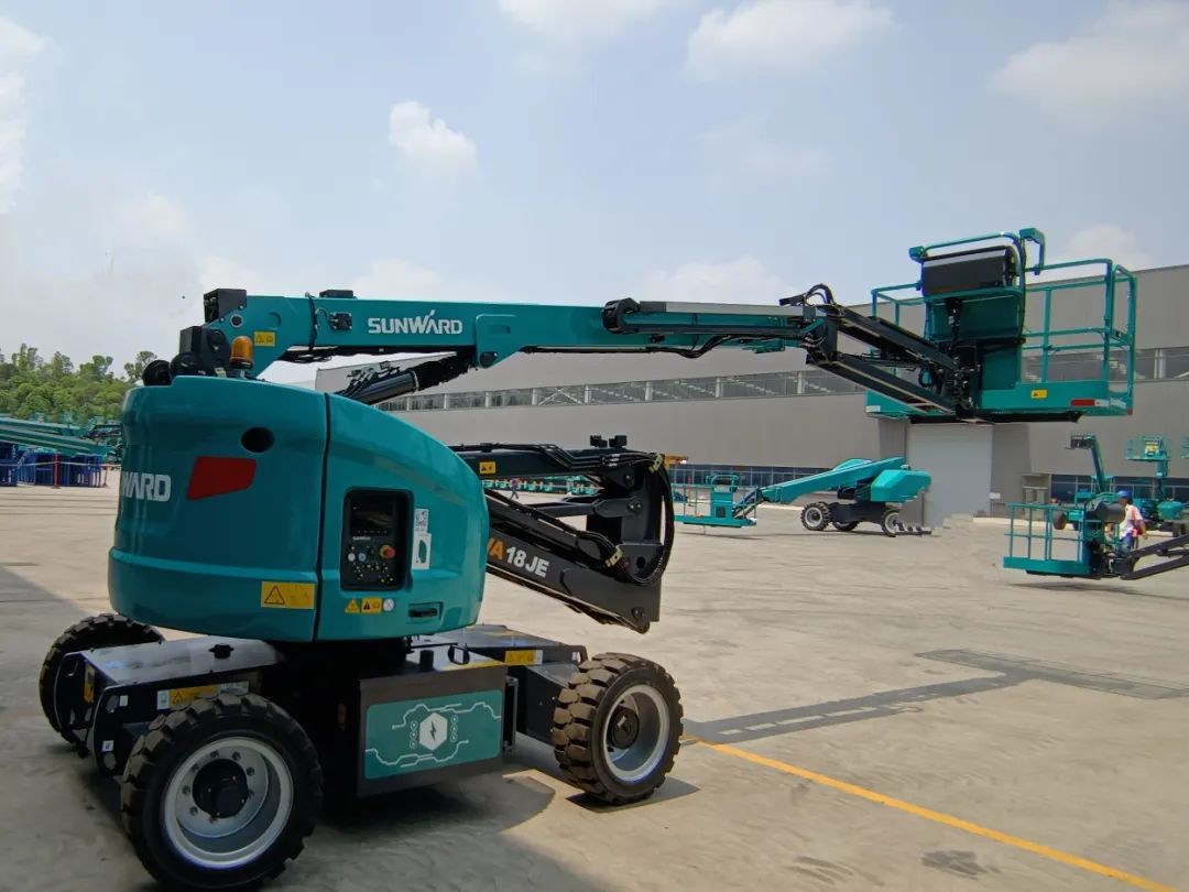 新能源家族再添“新丁”!山河智能三款电动臂式高空作业平台齐下线