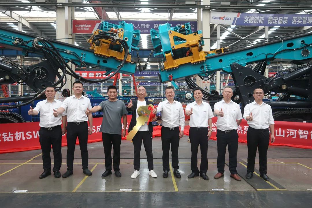 助力“双碳”、绿动未来!山河智能增程式电动旋挖钻机、液压混合动力旋挖钻机齐交付