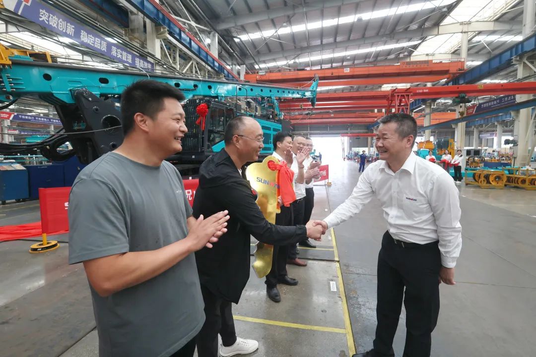 助力“双碳”、绿动未来!山河智能增程式电动旋挖钻机、液压混合动力旋挖钻机齐交付