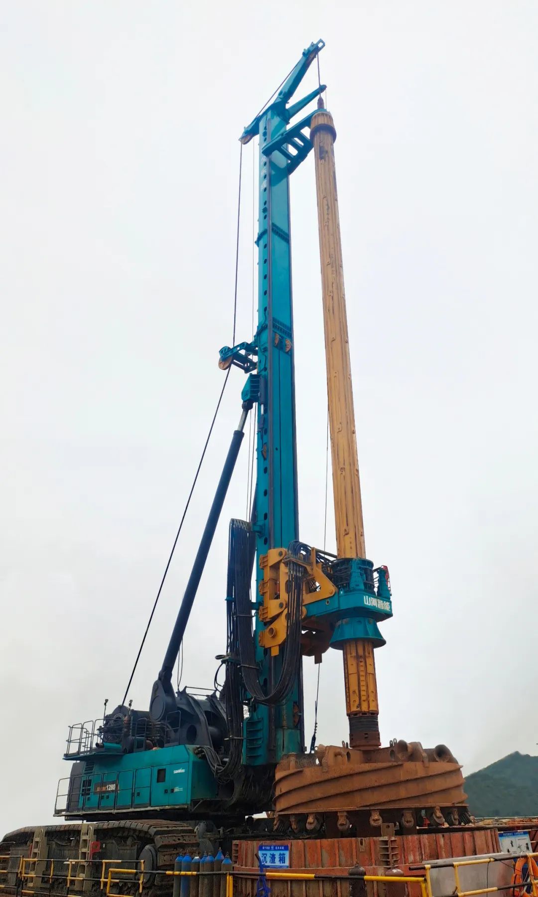 新战绩+1!山河智能超级旋挖钻机创6.3米直径钻孔新纪录