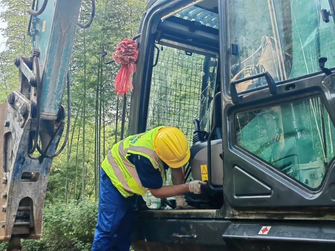 品质山河,用心服务!山河智能挖掘机2023年服务万里行正式出征