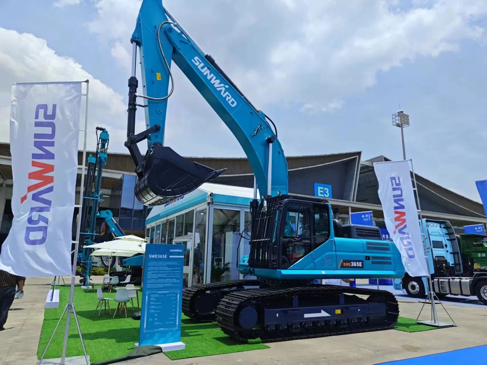 逐梦非洲,携手同行!山河智能亮相第三届中非经贸博览会