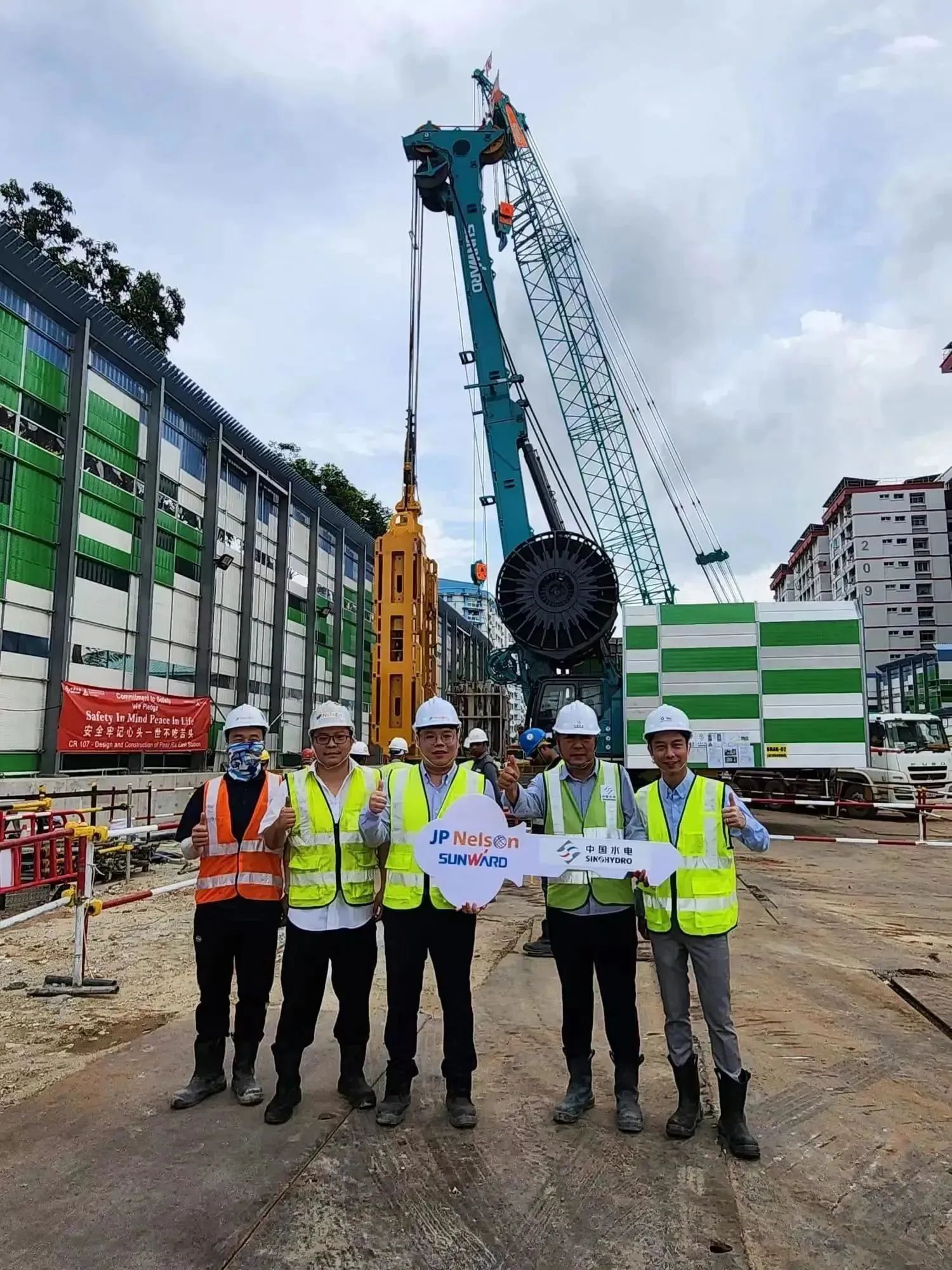 助力国内国际重大工程!山河智能液压抓斗实力“出圈”