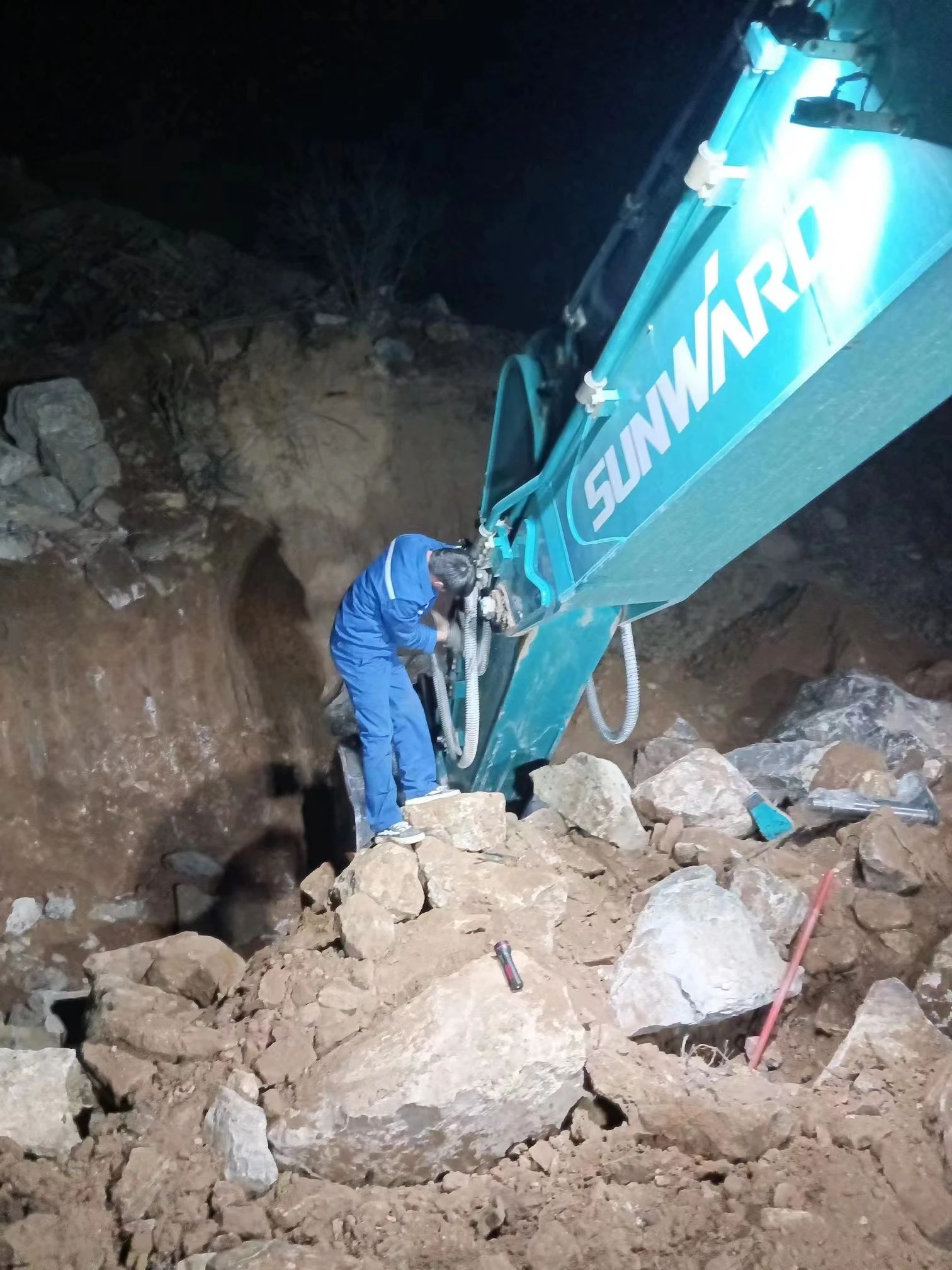 一线“热”闻 | 专业售后,用心服务!山河智能挖掘机服务万里行一直在路上