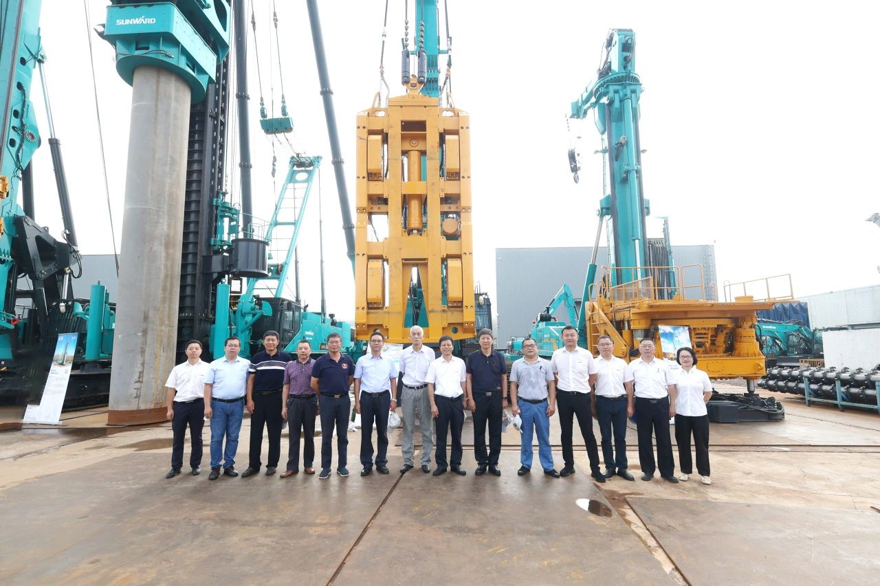 国际领先!山河智能6项科技成果通过鉴定