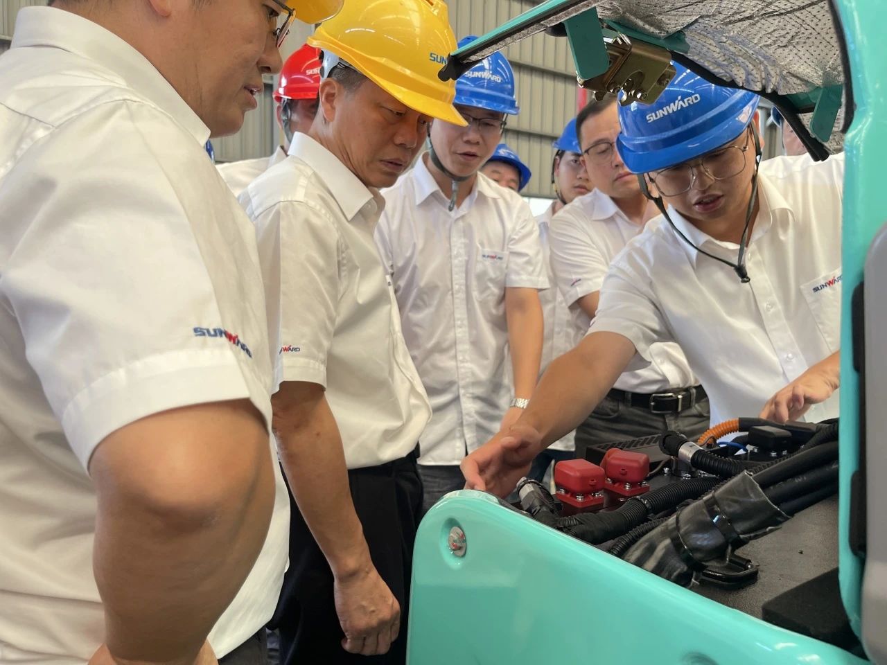 小身材,大能量!山河智能最小纯电动液压挖掘机成功下线