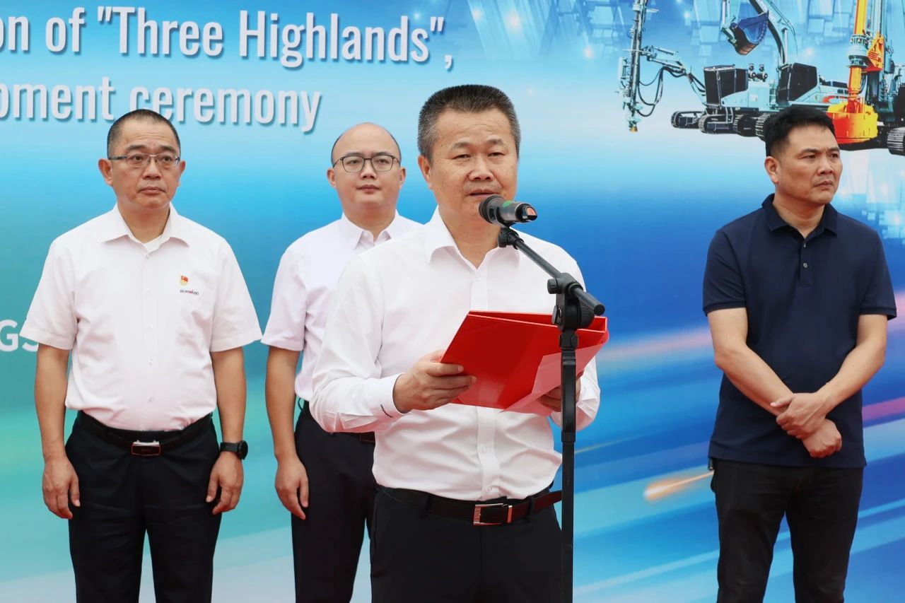 持续进军国际市场!山河智能近百台设备集中发货