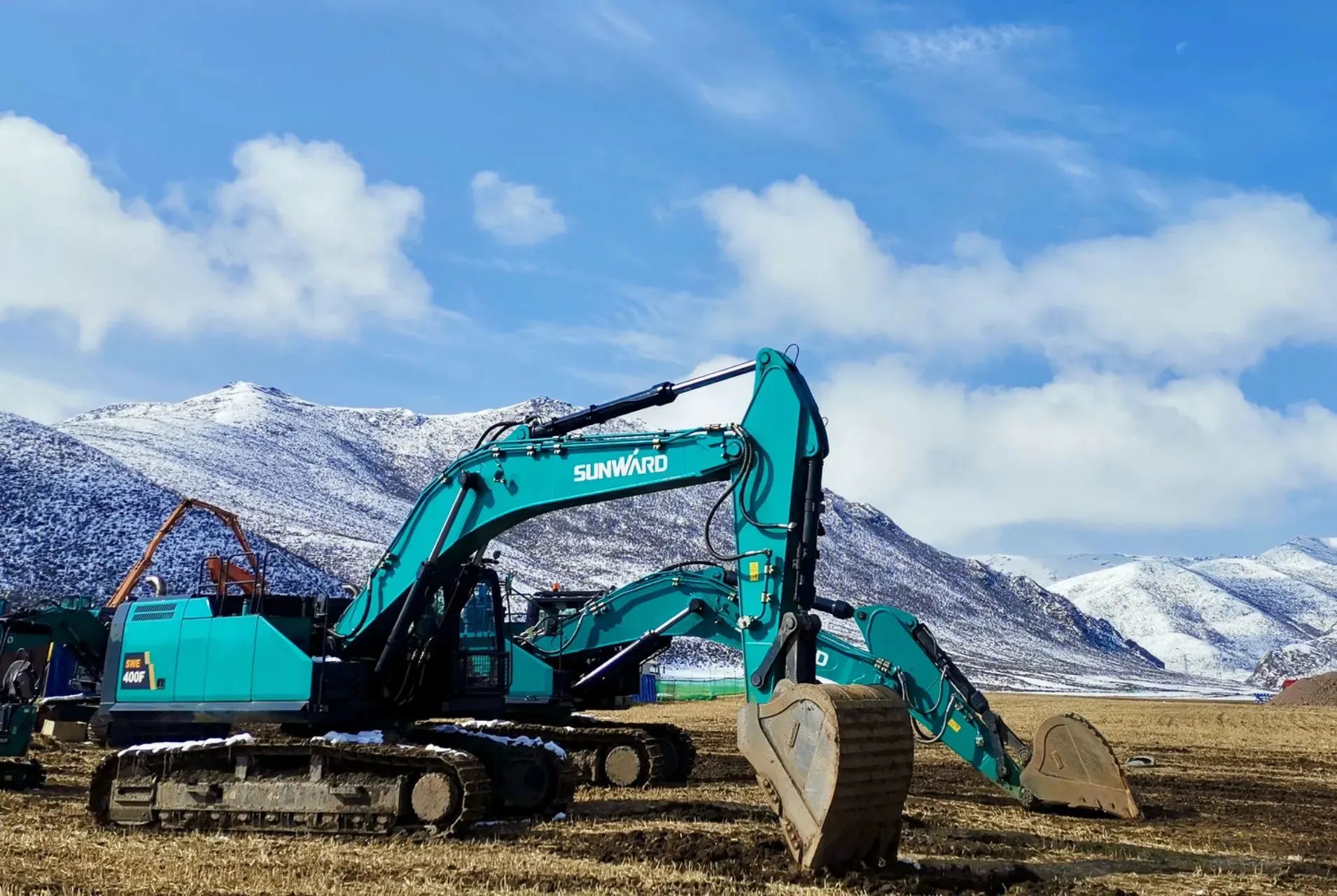 口碑超赞!山河智能SWE400F挖掘机荣获工程机械明星产品大奖