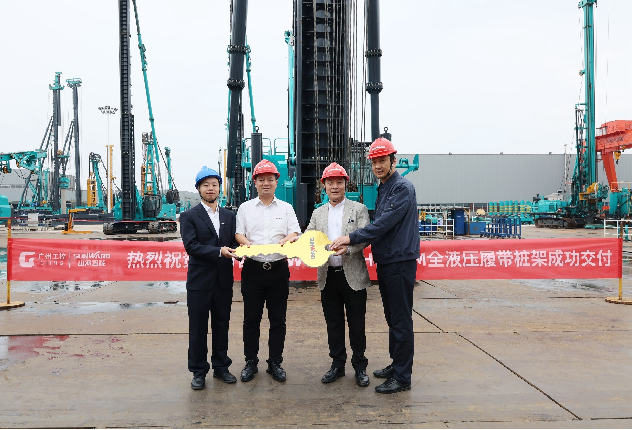 民族品牌获认可!山河智能桩架产品交付香港客户