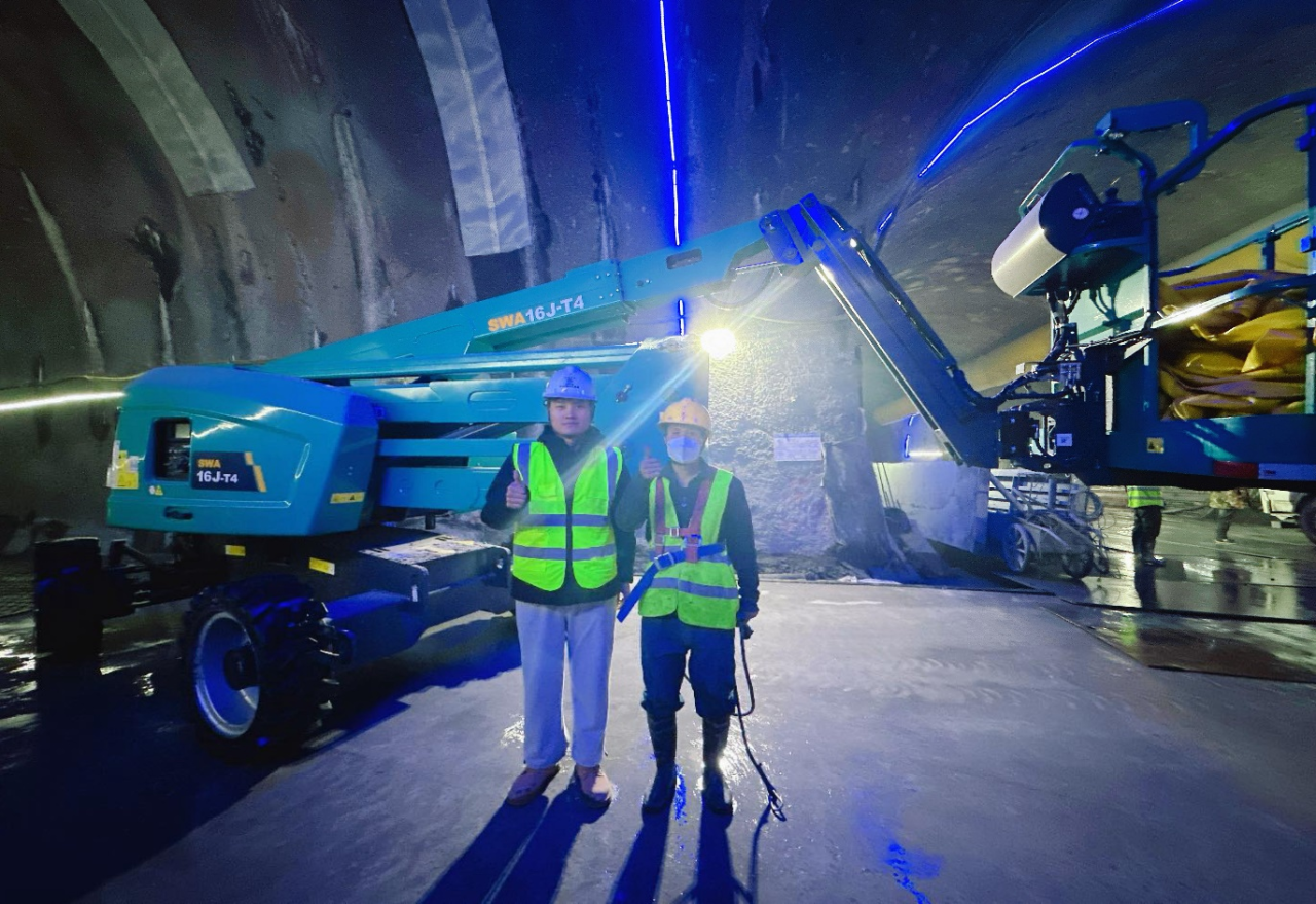 不惧高海拔挑战!山河智能高空机械实力助建川藏铁路