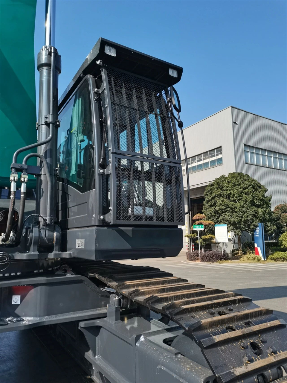 定制开发、功能更强!山河智能SWE750ELR加长臂液压挖掘机下线交付