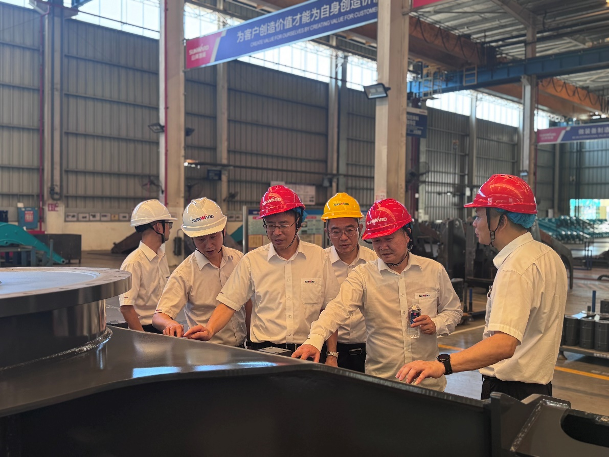 战高温,保安全--山河智能开展高温防暑专项安全检查