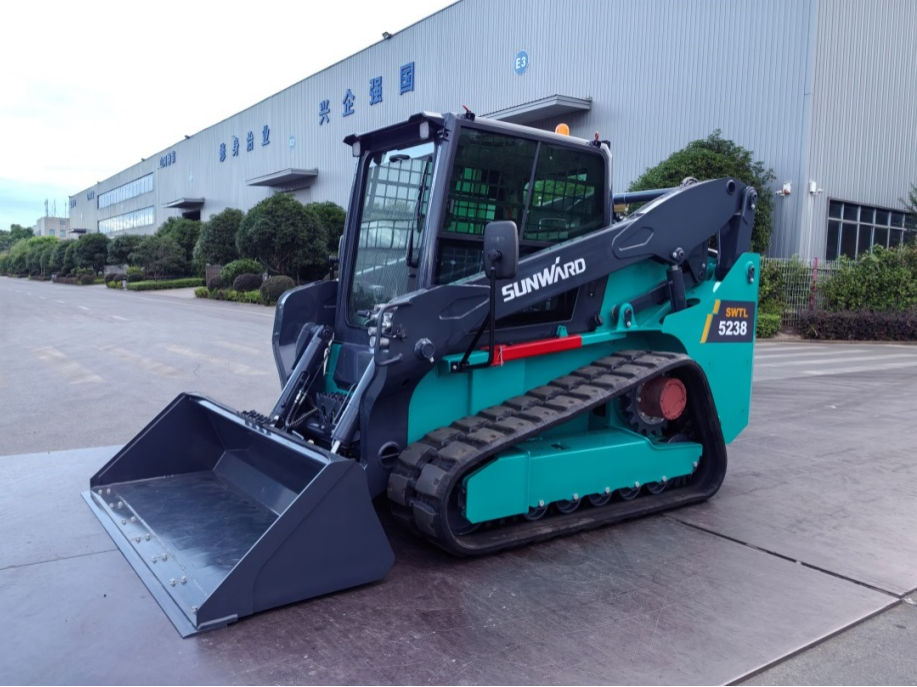 大马力、高性能、高配置!您要的履带式滑移装载机下线啦!