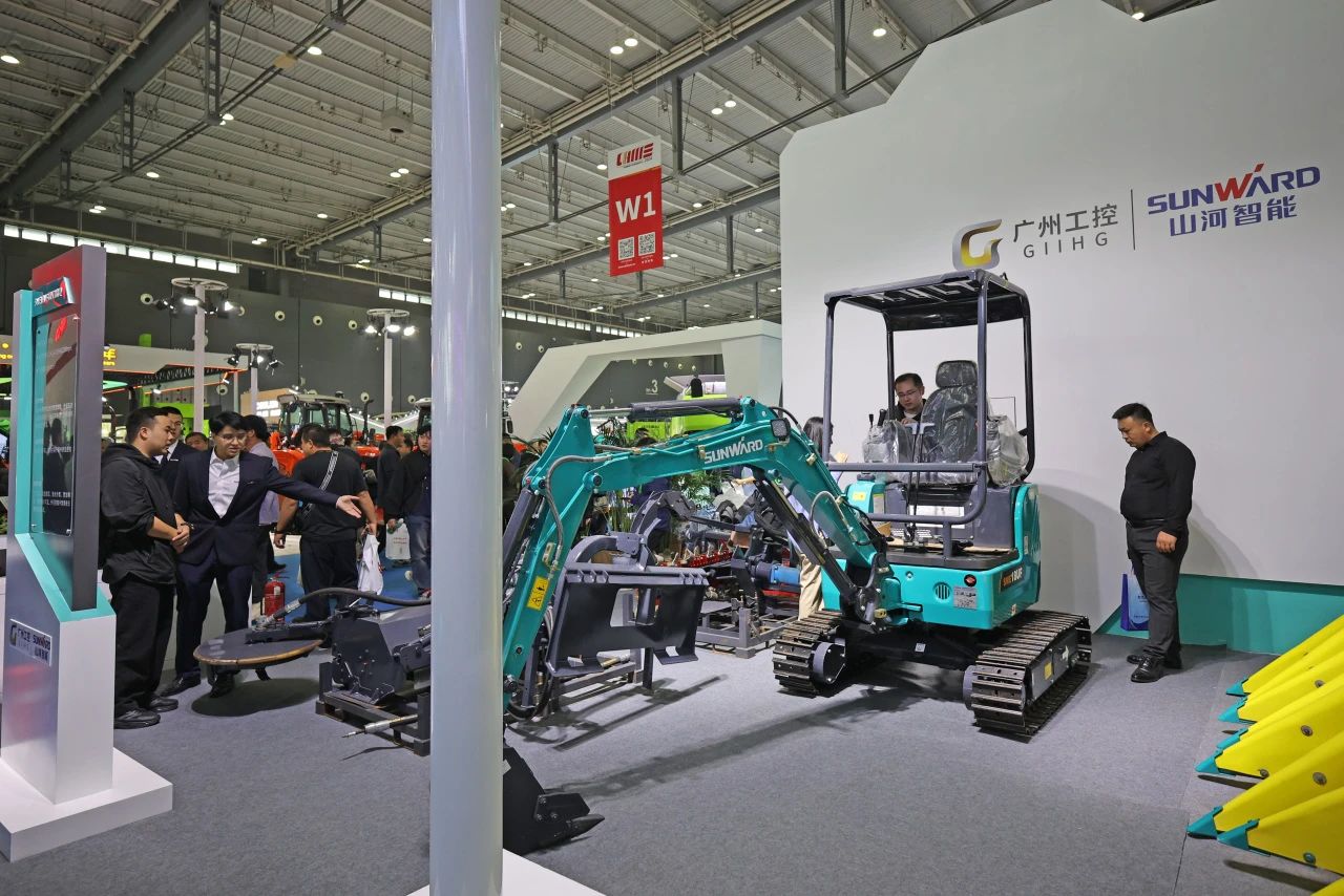 聚焦智能化、无人化!山河智能携多款产品亮相2024中国国际农业机械展