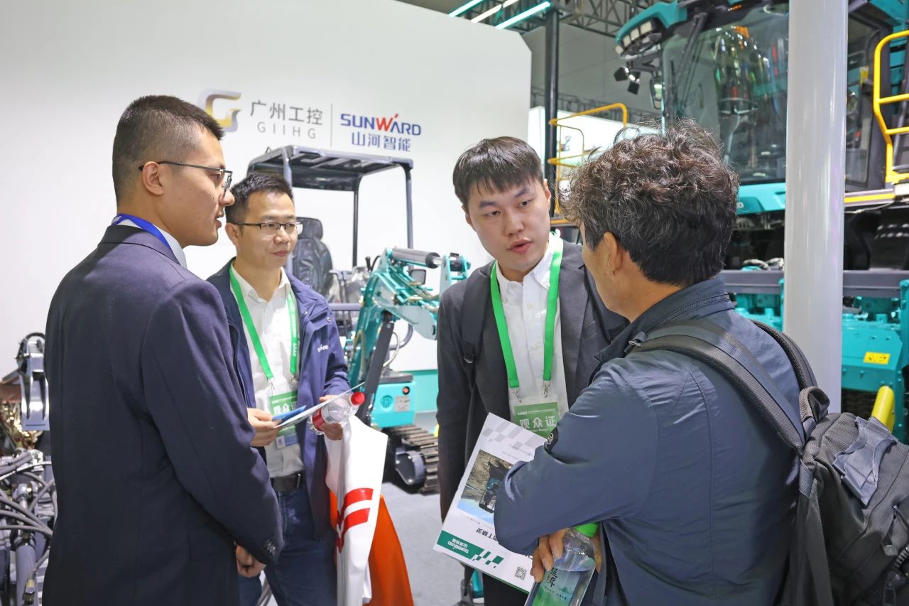 聚焦智能化、无人化!山河智能携多款产品亮相2024中国国际农业机械展