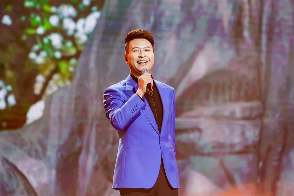 创新引领价值 理想成就未来——庆祝山河智能成立25周年表彰大会暨文艺晚会隆重举行