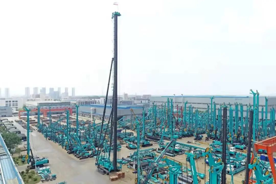 山河智能高端工程装备智能工厂项目荣获“2024年度中国智能制造最佳应用实践案例”