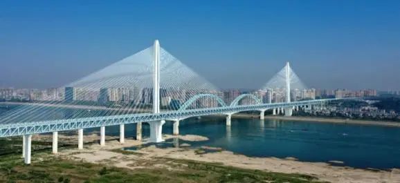 再战“世界级工程”!山河智能旋挖钻机助力宜昌长江公铁大桥建设