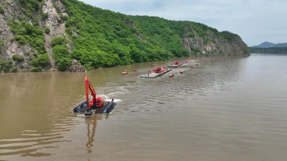 硬核破解“最后一公里”难题,山河智能应急救援设备助力“应急使命·2025”演习!