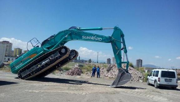 山河智能SWE470B大型矿用挖掘机“掘”战土耳其