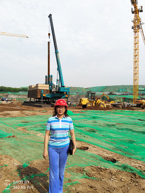 钟情山河十一年,成就美女老板致富之路