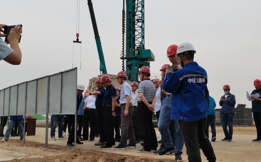 创下纪录！山河智能引孔式静力压桩机首次应用于高铁项目